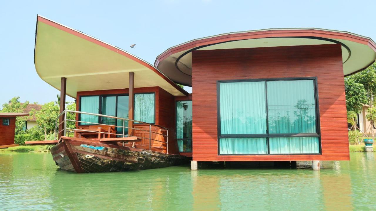 Boathouse Boutique Riverside Talat Amphoe Nakhon Chai Si Exterior photo